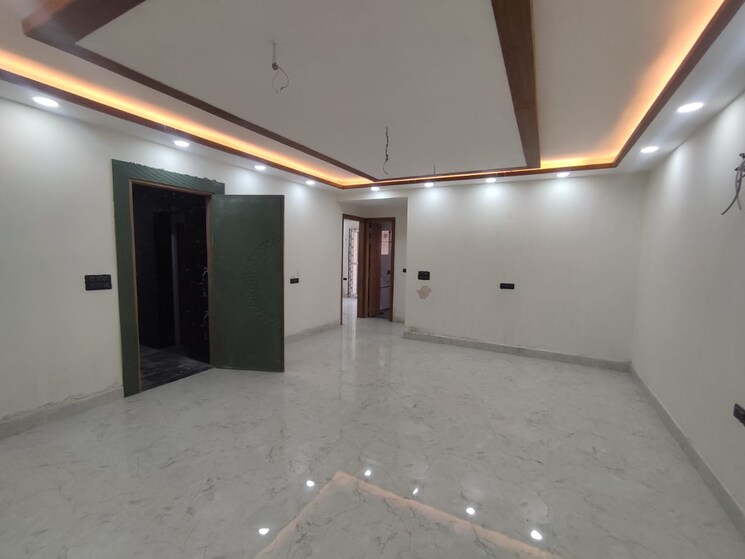 Room, sector 21d indira enclave 3 Bedroom 210 Sq.Yd. Builder Floor In Sector 21d Indira Enclave Faridabad 8924725