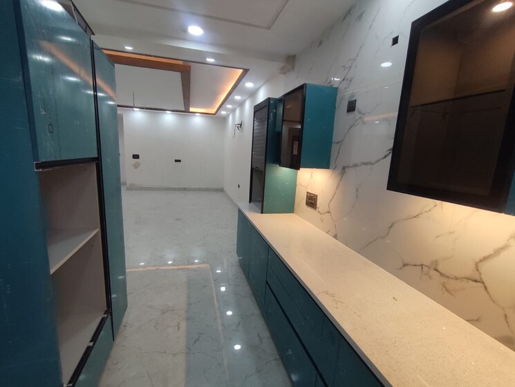 Kitchen, sector 21d indira enclave 3 Bedroom 210 Sq.Yd. Builder Floor In Sector 21d Indira Enclave Faridabad 8924725