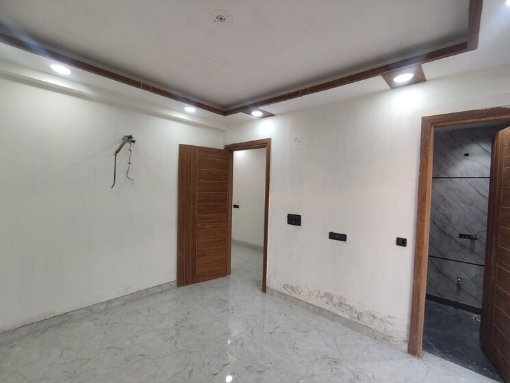 Room, sector 21d indira enclave 3 Bedroom 210 Sq.Yd. Builder Floor In Sector 21d Indira Enclave Faridabad 8924725