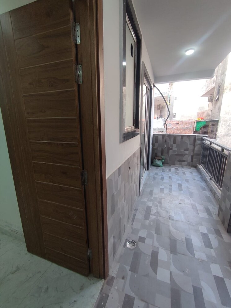 Bathroom, sector 21d indira enclave 3 Bedroom 210 Sq.Yd. Builder Floor In Sector 21d Indira Enclave Faridabad 8924725