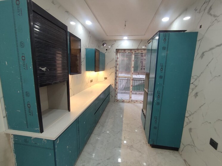 Kitchen, sector 21d indira enclave 3 Bedroom 210 Sq.Yd. Builder Floor In Sector 21d Indira Enclave Faridabad 8924725