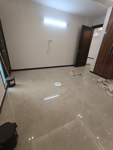 Room in 3 BHK Builder Floor at Shivalik Colony – for Rent