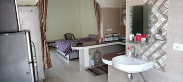Master Bedroom in Studio Builder Floor at Lajpat Nagar I – for Rent