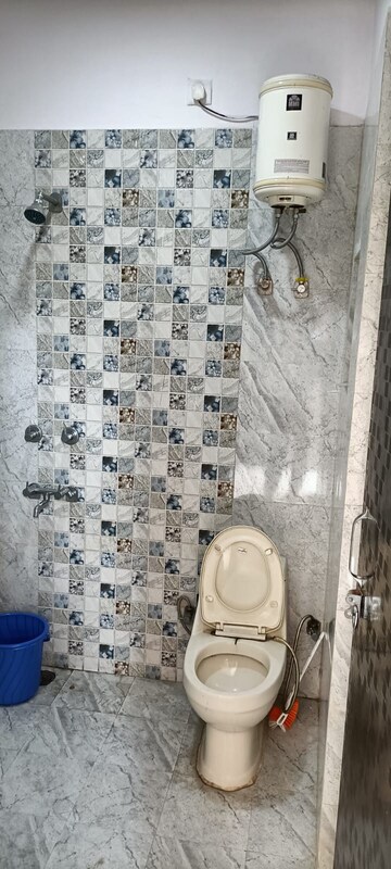 Bathroom in Studio Builder Floor at Lajpat Nagar I – for Rent