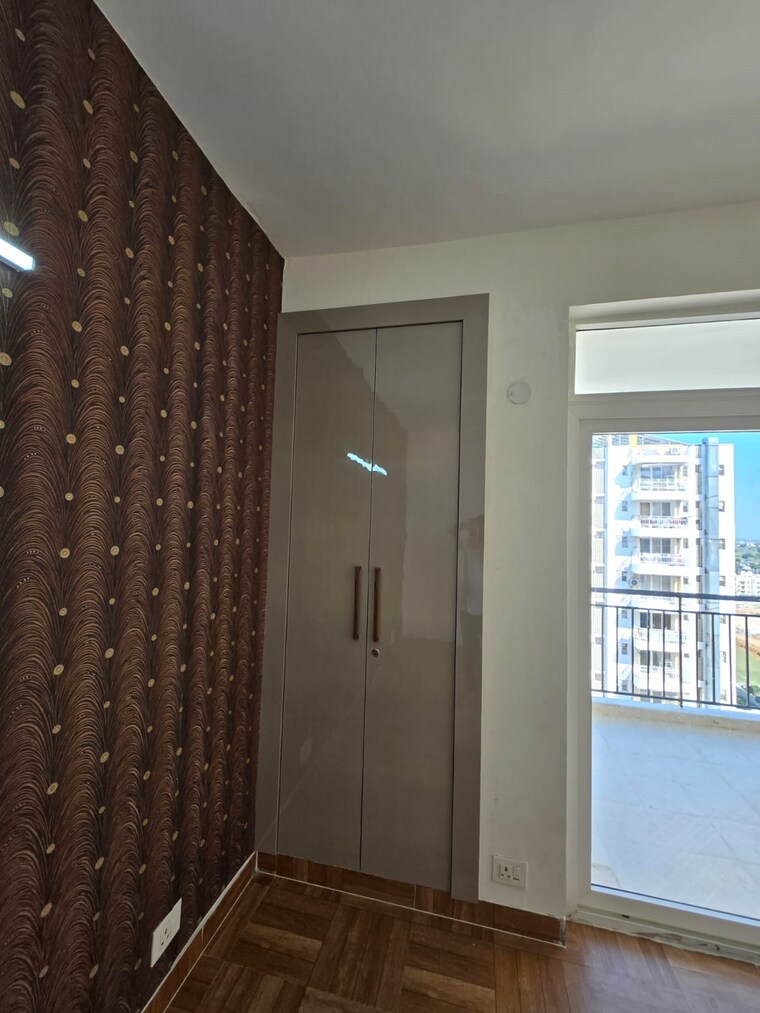 undefined, klj-platinum-heights 2 Bedroom 1014 Sq.Ft. Apartment In Sector 77 Faridabad 8924777