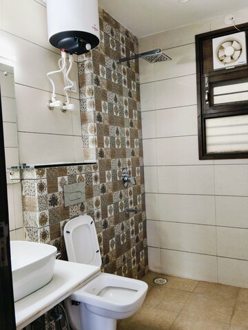 Bathroom in 2 BHK Builder Floor at Housing Board Colony Sector 51, Sector 51 – for Rent