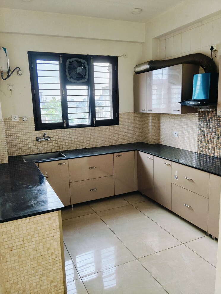 Kitchen, housing-board-colony-sector-51 2 Bedroom 1400 Sq.Ft. Builder Floor In Sector 51 Gurgaon 8924772