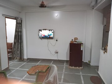 Room in 1 BHK Builder Floor at RWA Residential Society, Sector 40 – for Rent