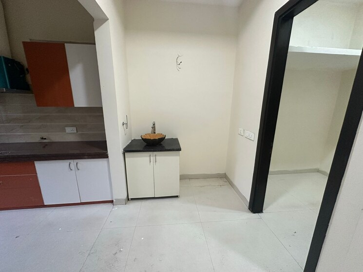 Kitchen, pioneer-park-phase-1 2.5 Bedroom 1380 Sq.Ft. Apartment In Sector 61 Gurgaon 8924818