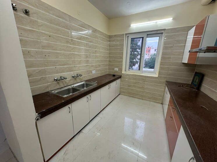 Kitchen, pioneer-park-phase-1 2.5 Bedroom 1380 Sq.Ft. Apartment In Sector 61 Gurgaon 8924818