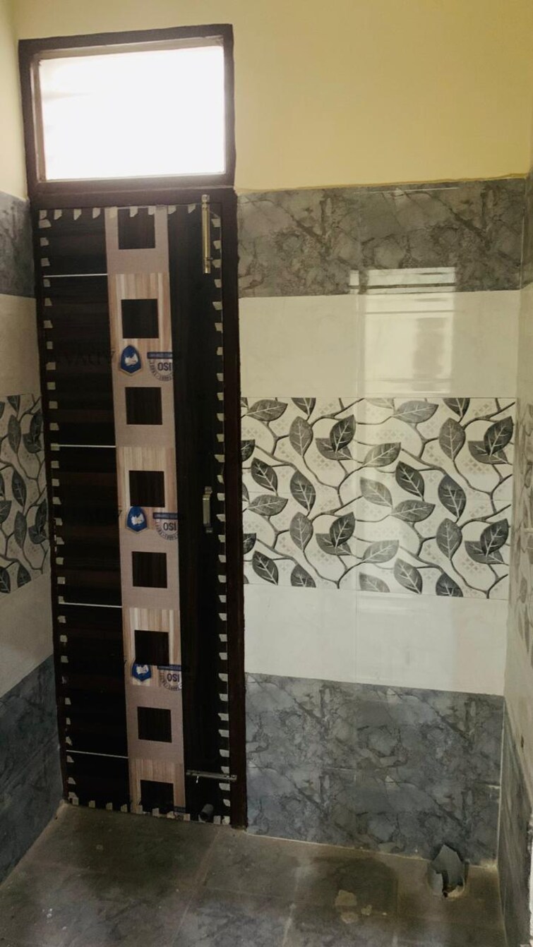 Bathroom, patiala road 1 Bedroom 70 Sq.Yd. Independent House In Patiala Road Zirakpur 8924835