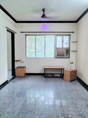 Room in 1 BHK Apartment at Dheeraj Valley, Goregaon East – for Rent