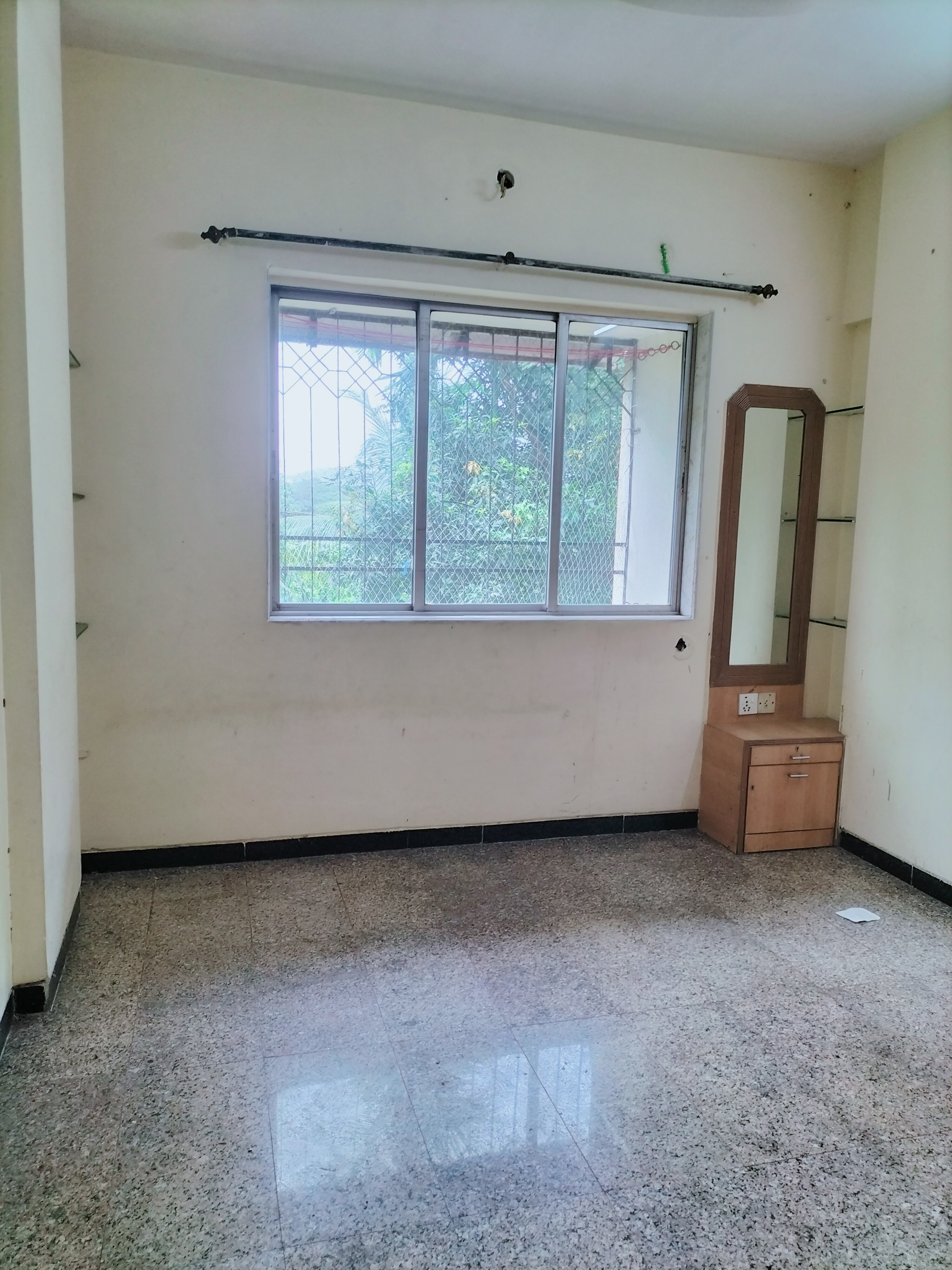 1 BHK + Extra Room Apartment For Rent in Dheeraj Valley