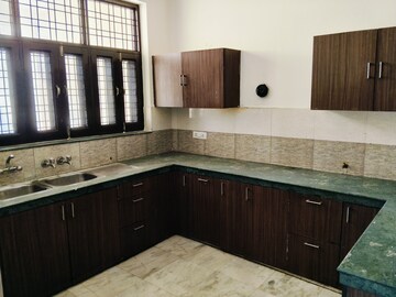 Kitchen in 2 BHK Independent House at RWA Residential Society Sector 46, Sector 46 – for Rent