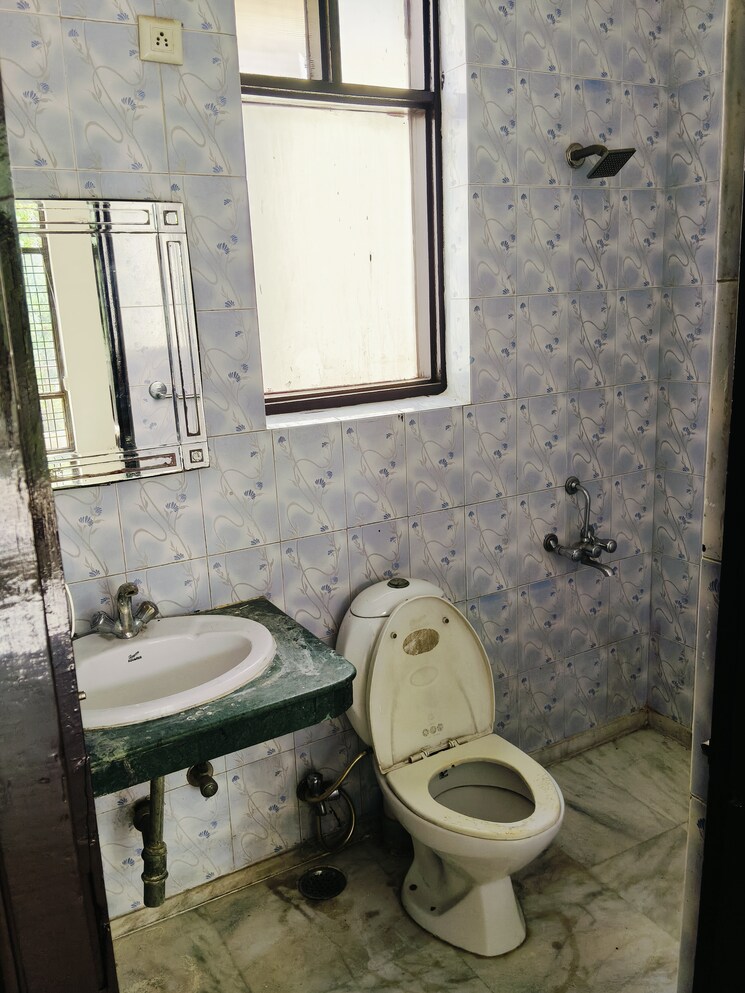Bathroom, rwa-residential-society-sector-46 2 Bedroom 1350 Sq.Ft. Independent House In Sector 46 Gurgaon 8924896