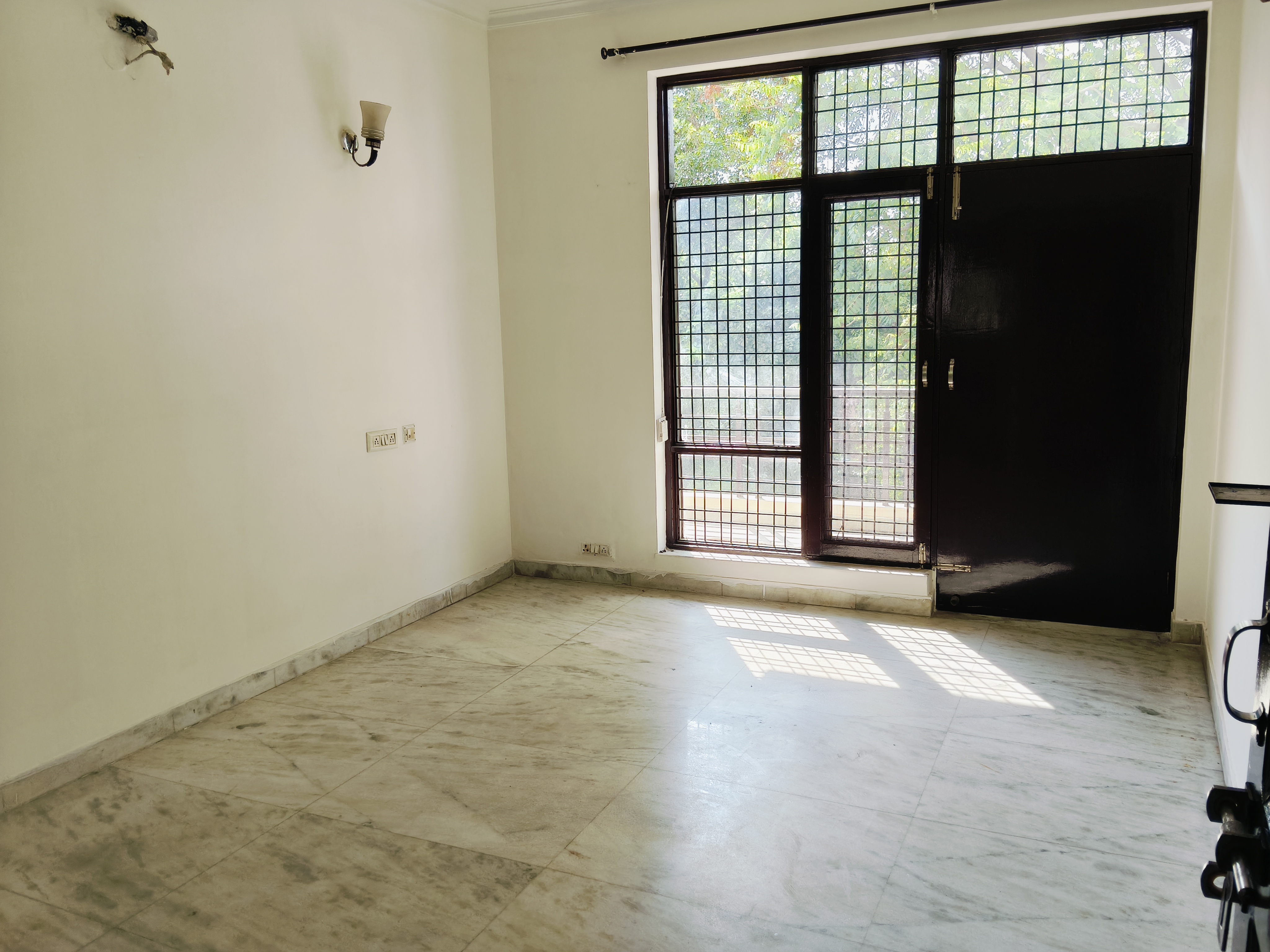 2 BHK Independent House For Rent in RWA Residential Society Sector 46