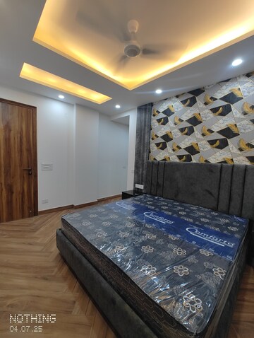 Bedroom in 3 BHK Builder Floor at Sector 45 – for Rent