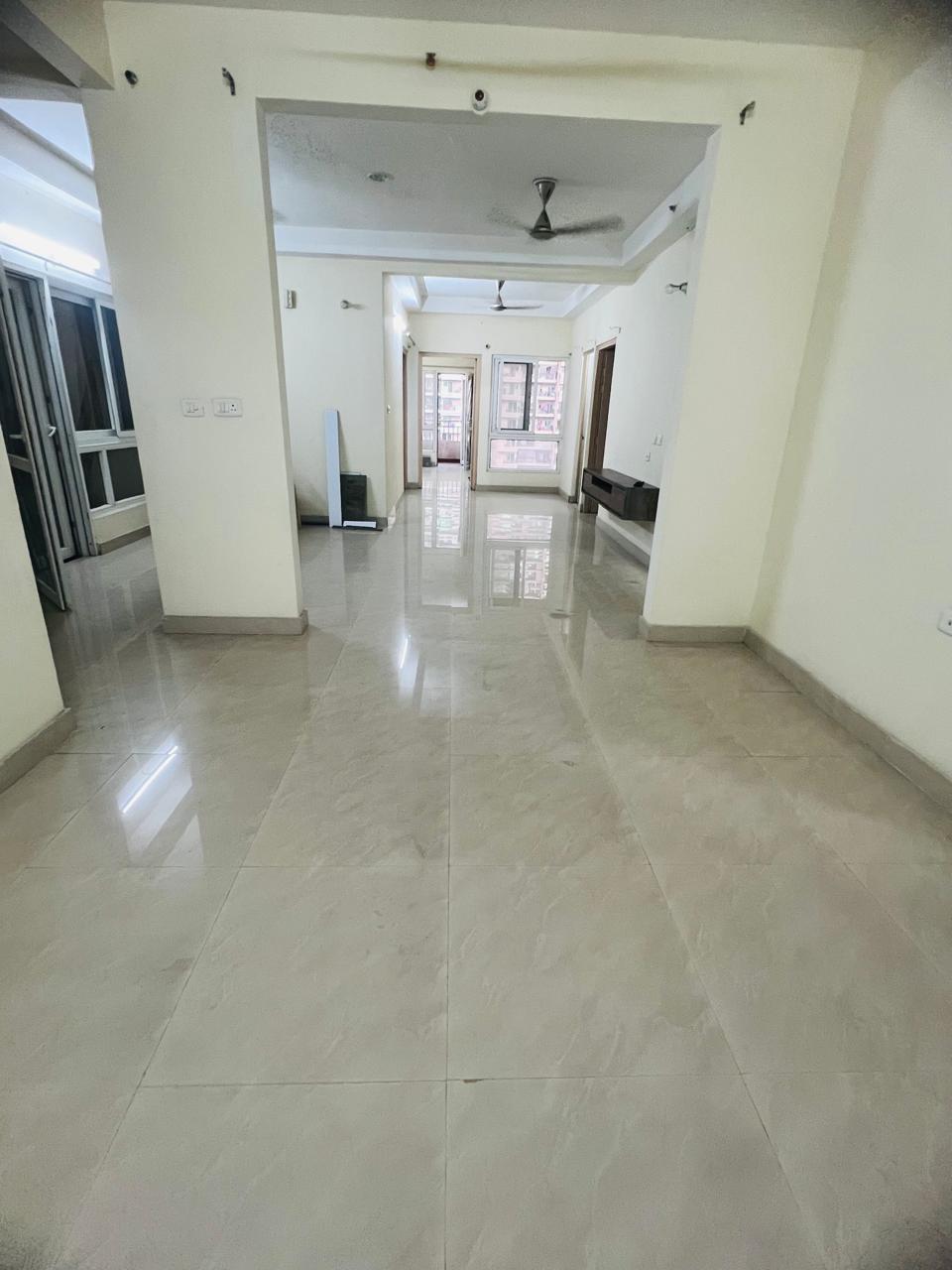 3 BHK + Servant Room 1800 Sq.Ft. Apartment in UPAVP Ganga Yamuna And Hindon Enclave