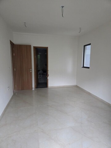 Room in 3 BHK Apartment at Godrej Urban Park, Chandivali – for Rent