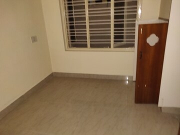 Room in 2 BHK Apartment at Ejipura – for Rent