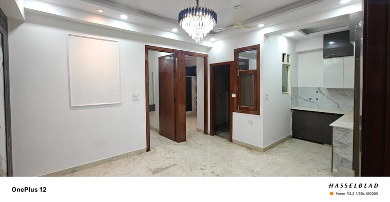 Room, sector 73 2 Bedroom 1000 Sq.Ft. Builder Floor In Sector 73 Noida 8924969