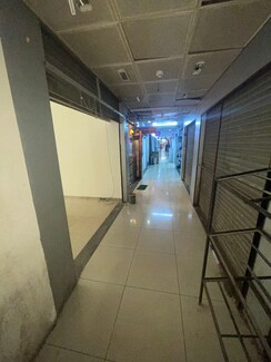 Retail Shop For Sale in Hiranandani Gardens