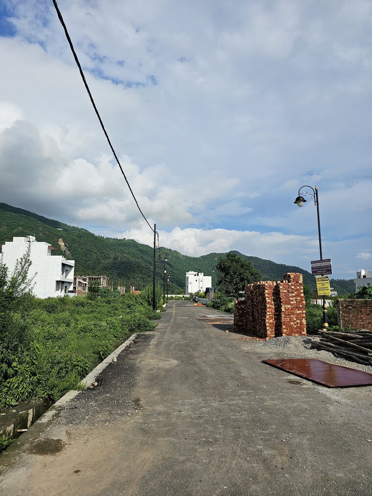 undefined, shahastradhara road  190 Sq.Yd. Plot In Shahastradhara Road Dehradun 8924979