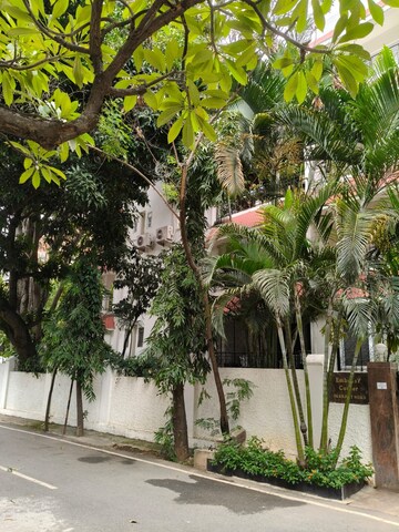 2 BHK Apartment – Garden View at Embassy Corner, Vittal Mallya Road - for Sale