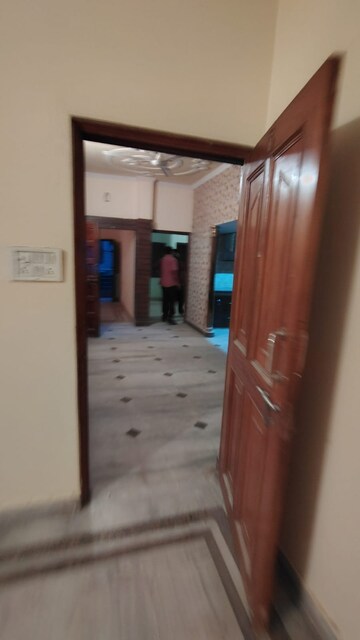 Building Lobby in 4 BHK Builder Floor at Dwarka Mor – for Rent