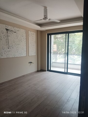 Room in 4 BHK Apartment at Unitech The Close North, Sector 50 – for Sale