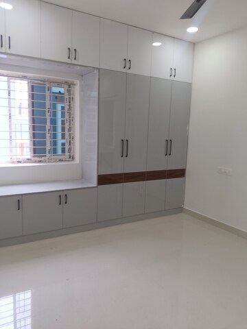 Room in 2 BHK Apartment at Manikonda – for Rent