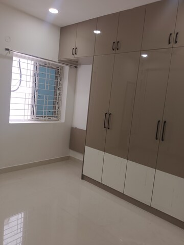 Room in 2 BHK Apartment at Manikonda – for Rent