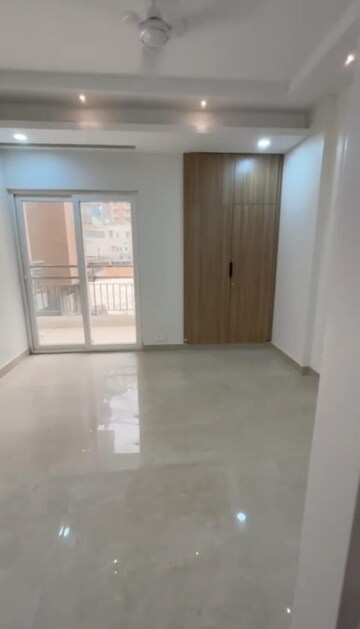 Room in 3 BHK Builder Floor at Ashoka NCR Green Extension, Sector 1 Greater Noida – for Sale