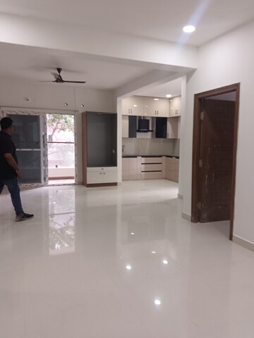 Room in 3 BHK Apartment at Manikonda – for Rent