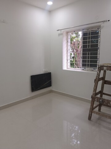 Room in 3 BHK Apartment at Manikonda – for Rent