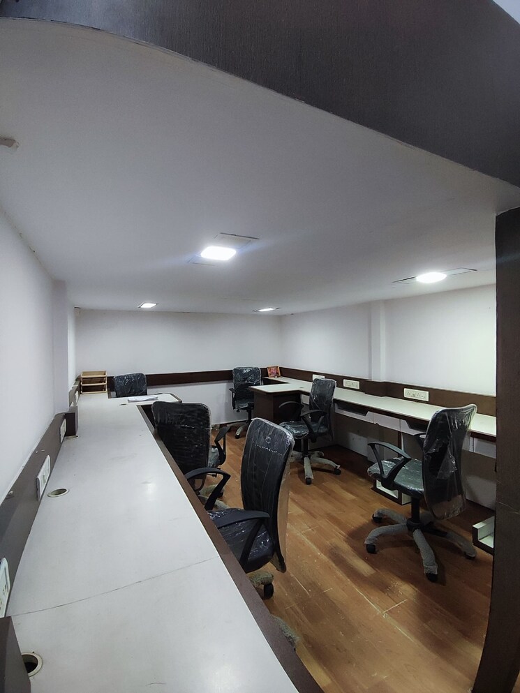 Team Area, hiranandani-gardens Commercial Office Space 2700 Sq.Ft. In Powai Mumbai 8925069