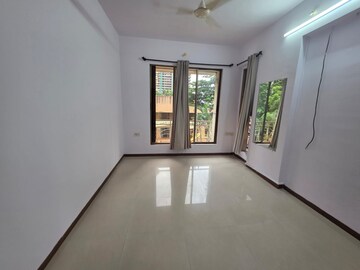 Room in 2.5 BHK Apartment at Symphony Towers Kandivali West, Kandivali West – for Rent