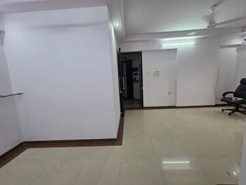 Room in 2.5 BHK Apartment at Symphony Towers Kandivali West, Kandivali West – for Rent