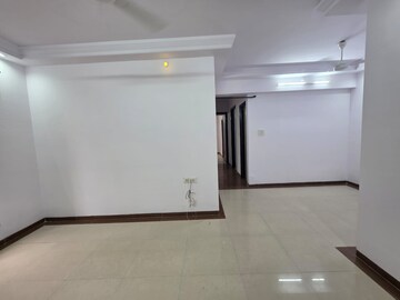 Room in 2.5 BHK Apartment at Symphony Towers Kandivali West, Kandivali West – for Rent