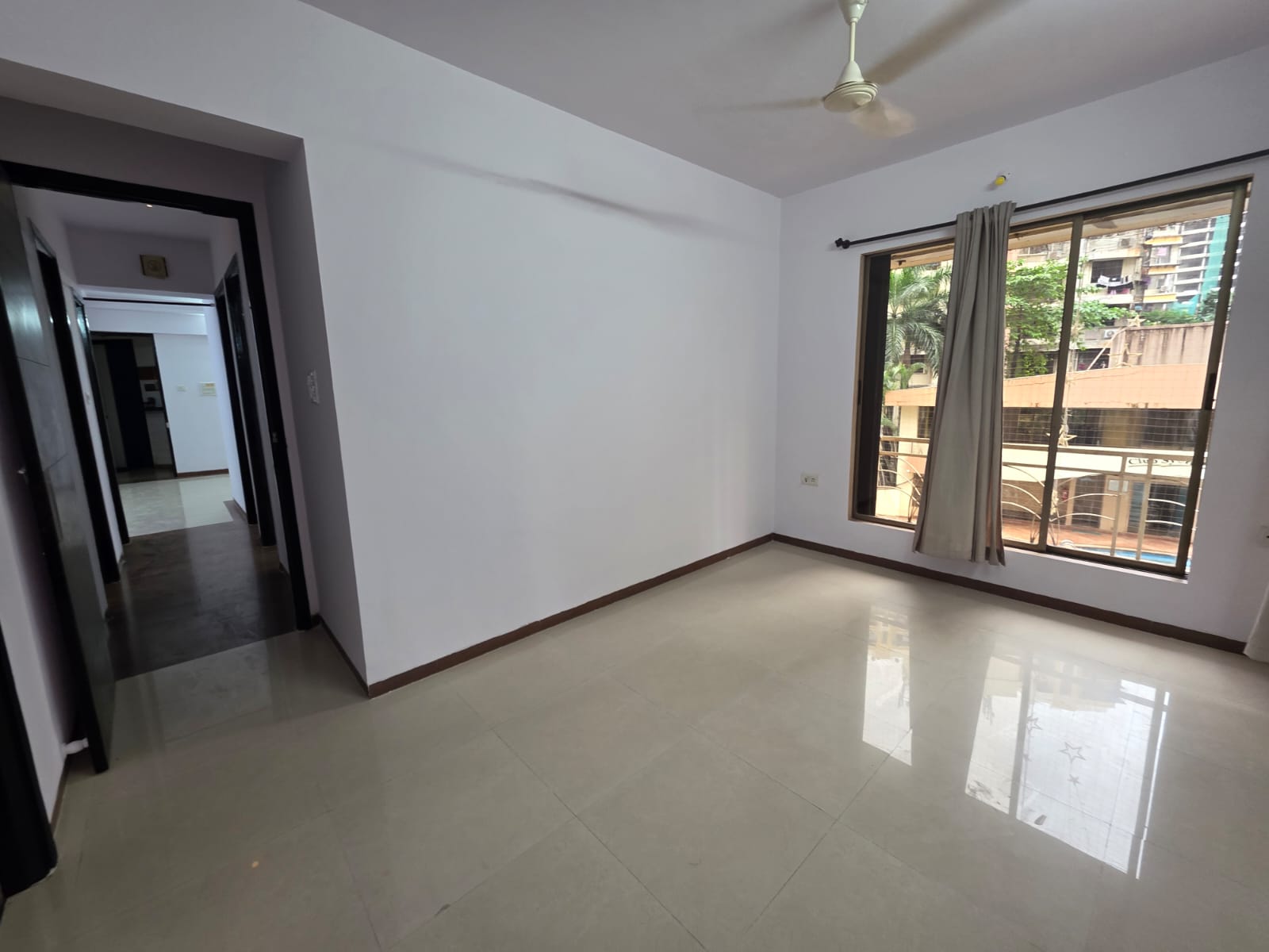 2.5 BHK + Extra Room 850 Sq.Ft. Apartment in Symphony Towers Kandivali West