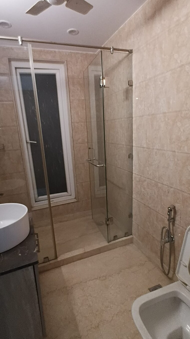 Bathroom, greater kailash ii 4 Bedroom 1800 Sq.Ft. Builder Floor In Greater Kailash ii Delhi 8925088