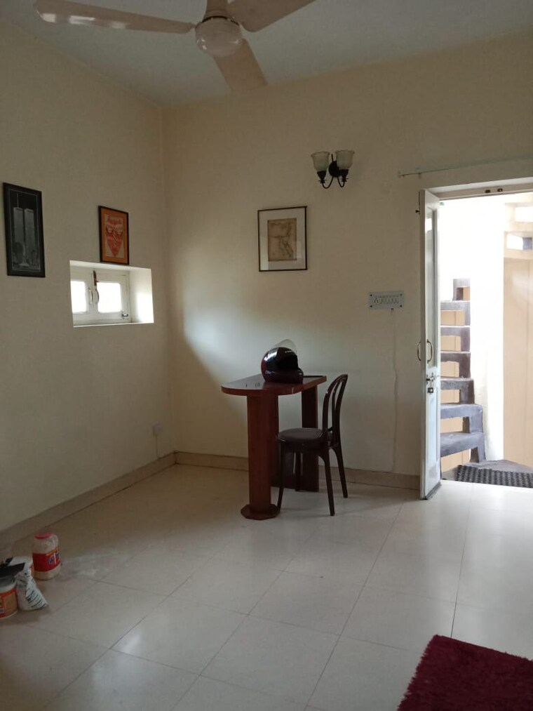 Living Room, maharani bagh 4 Bedroom 1811 Sq.Ft. Independent House In Maharani Bagh Delhi 8925111