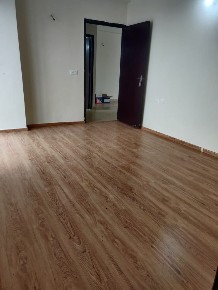 Room, aims-golf-city 3 Bedroom 1350 Sq.Ft. Apartment In Sector 75 Noida 8925083