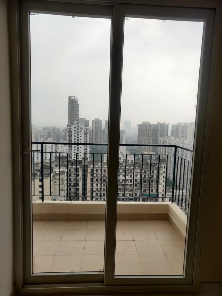 undefined, aims-golf-city 3 Bedroom 1350 Sq.Ft. Apartment In Sector 75 Noida 8925083