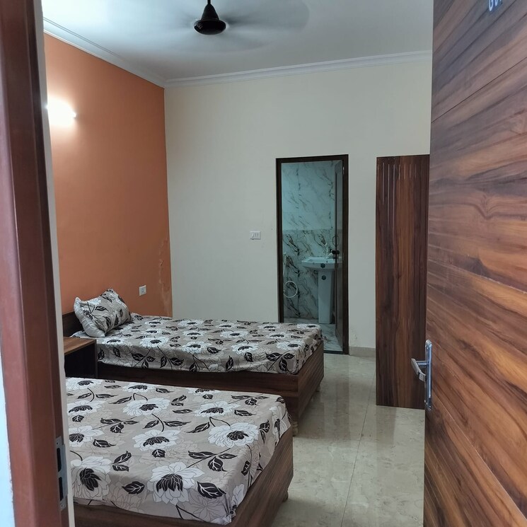 Room, sector 44 Pg For Girls In Sector 44 8925114