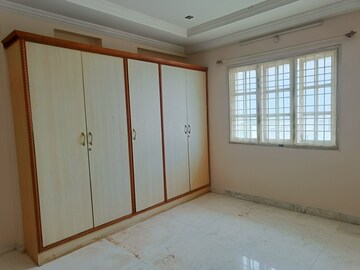 Room in 3 BHK Apartment at Royal Homes Tarnaka, Tarnaka – for Rent