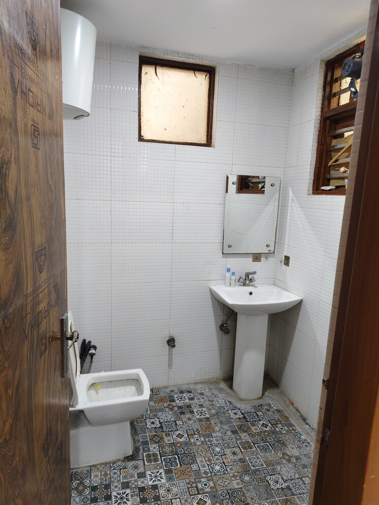 Bathroom, saket 1 Bedroom 550 Sq.Ft. Builder Floor In Saket Delhi 8925153