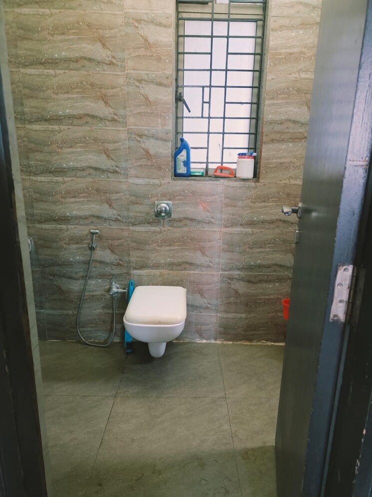 Bathroom, sector 5 kharghar 5 Bedroom 4490 Sq.Ft. Apartment In Sector 5 Kharghar Navi Mumbai 8925127