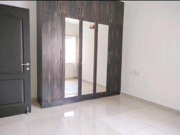 Room in 2 BHK Apartment at Shriram Luxor, Hennur Road – for Rent