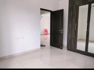 Room in 2 BHK Apartment at Shriram Luxor, Hennur Road – for Rent